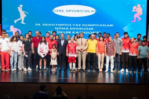 “Sporcu Ödülleri Töreni”ne katılan