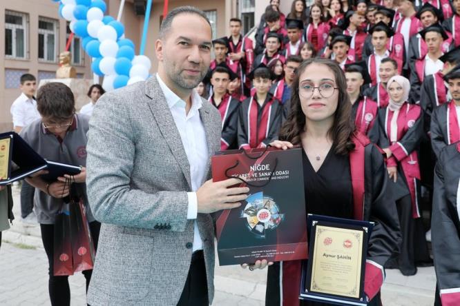 Başkan Özdemir’in mesaisi yoğun geçiyor