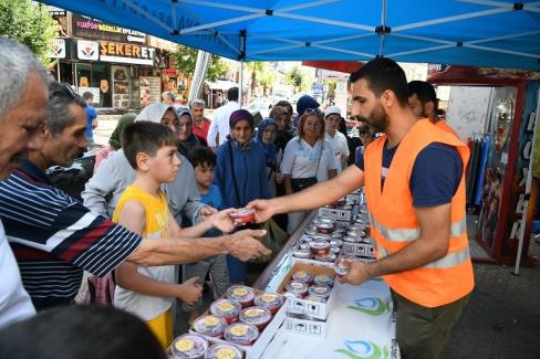 Kocaeli’nin Çayırova Belediyesi ekipleri,