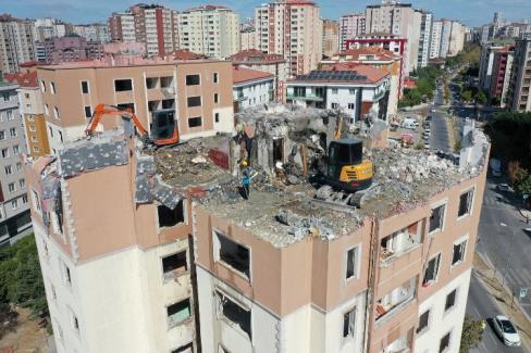 Beylikdüzü’nde kentsel dönüşüm sürüyor