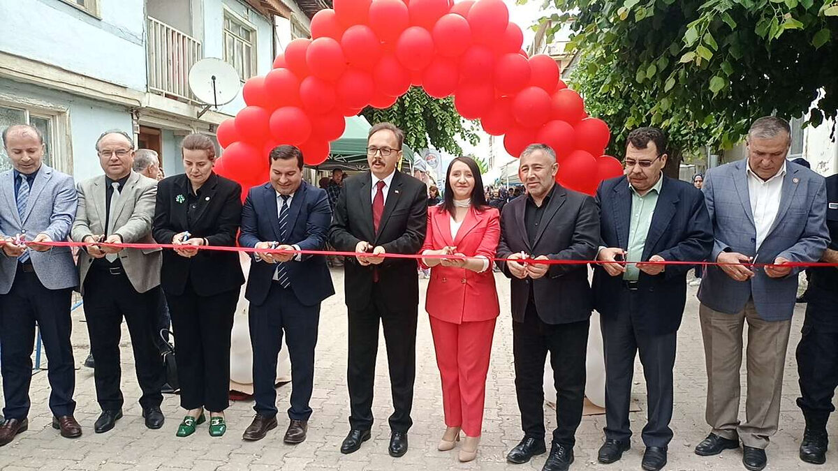 Bilecikte depremzedeler yararina duzenlenen kermese yogun ilgi - Marmara Bölge: Balıkesir Son Dakika Haberleri ile Hava Durumu