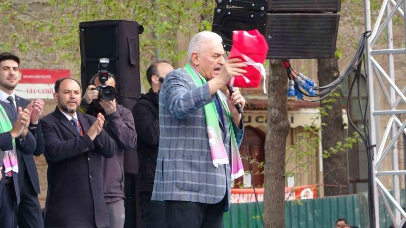 Binali Yıldırım: “Terör örgütünü tekrar başımızın belası yapmak isteyenlere dünyayı zindan edeceğiz”