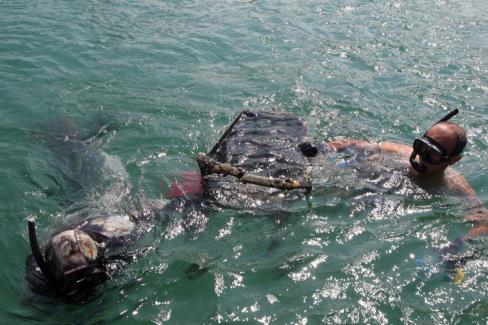 Bodrum'da deniz dibi temizliği sürüyor