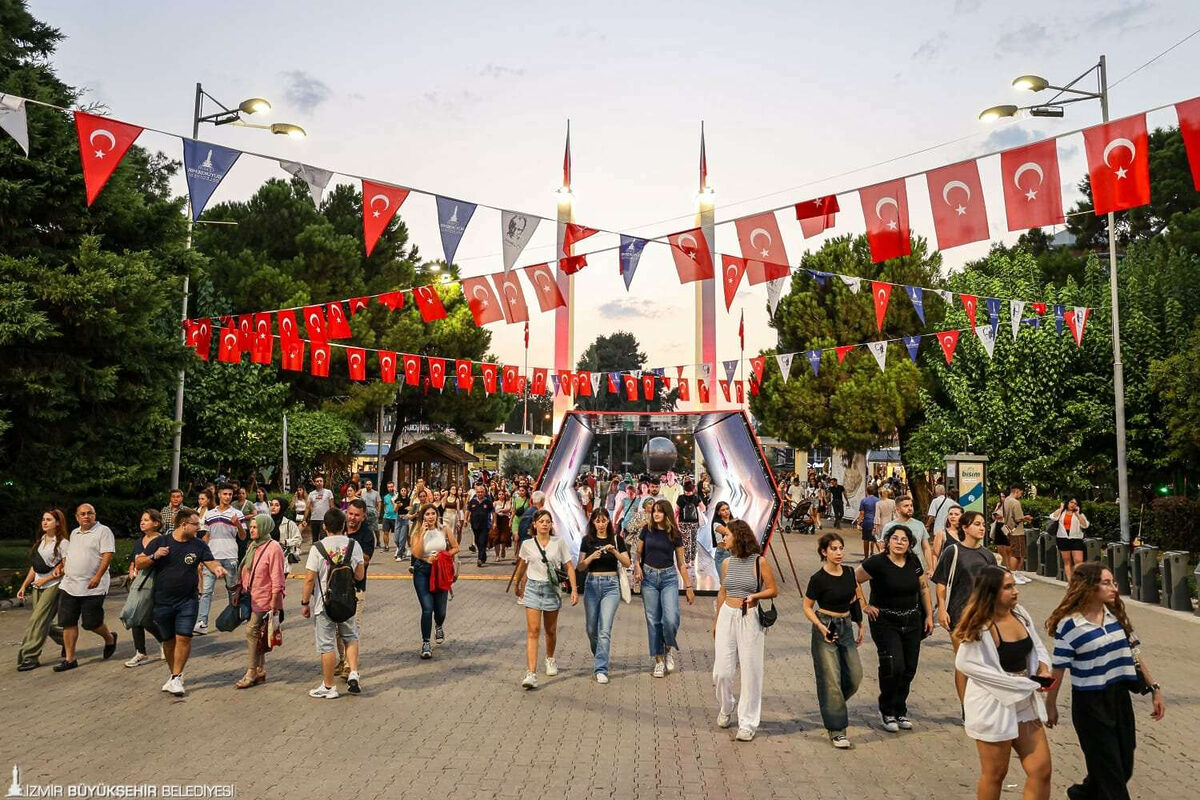 Bugun Izmirlilerin gunu Haydi herkes fuara - Marmara Bölge: Balıkesir Son Dakika Haberleri ile Hava Durumu