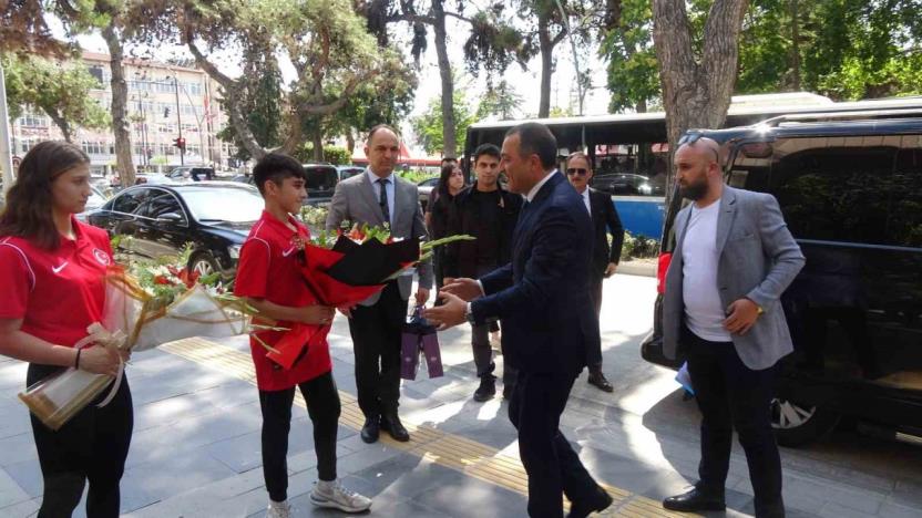 Burdur Valisi Türker Öksüz: “Burdur’a hizmetkar olmaya geldim”