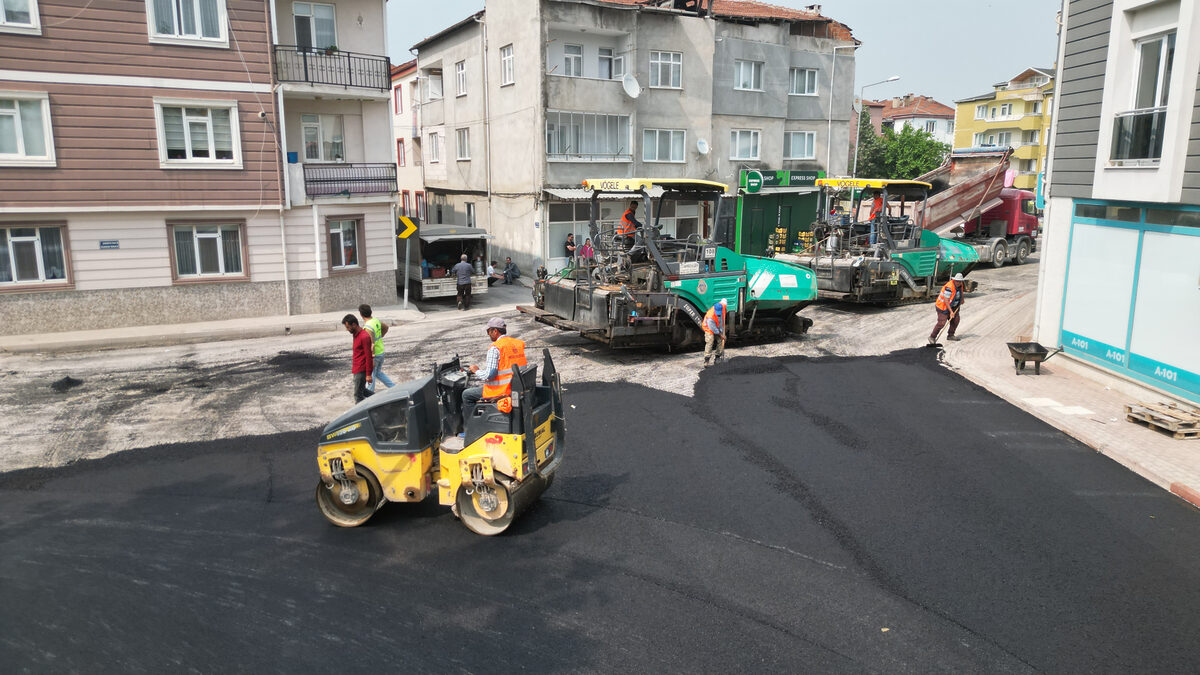 Bursa İnegöl’de Park Caddesi’nde asfaltı sil baştan