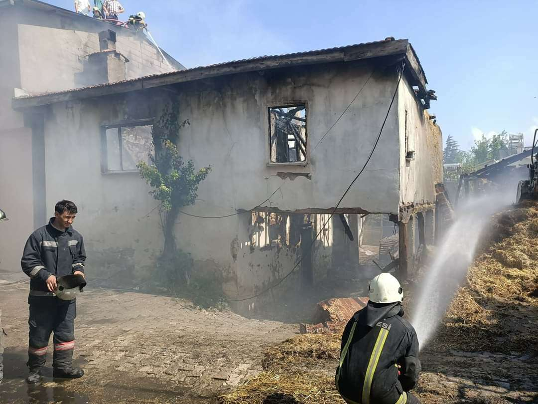 Bursa Orhanelide korkutan yangin - Marmara Bölge: Balıkesir Son Dakika Haberleri ile Hava Durumu