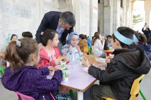 Bursa Yıldırım'da tekne orucu tutanlara erken iftar