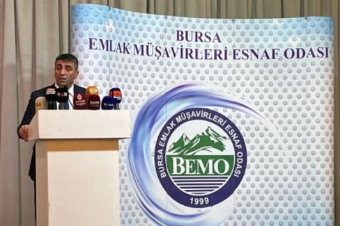 Bursa’da emlakçıların sektörün sorunlarını raporladı