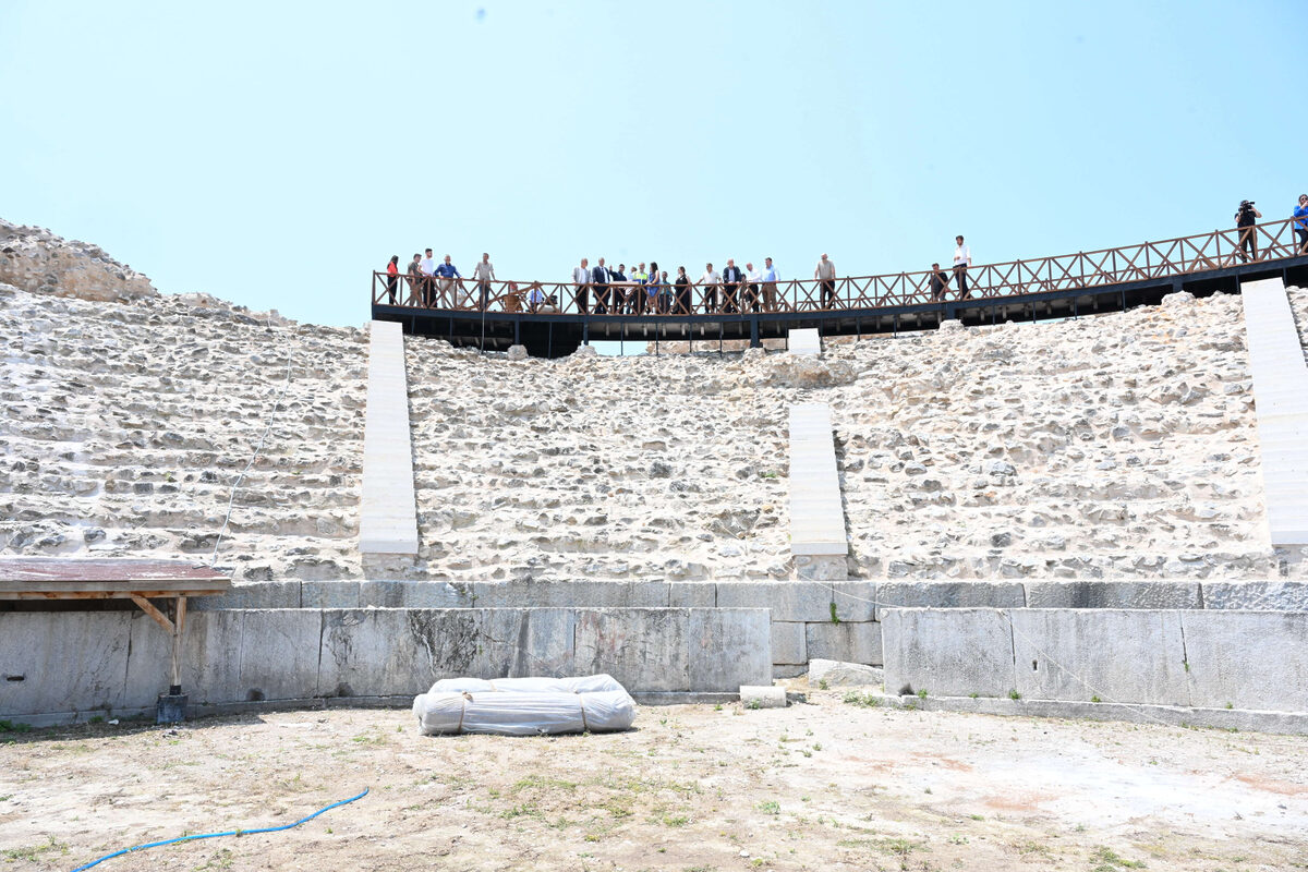 Bursada her koseden tarih fiskiriyor Roma Tiyatrosu turizme kazandiriliyor - Marmara Bölge: Balıkesir Son Dakika Haberleri ile Hava Durumu