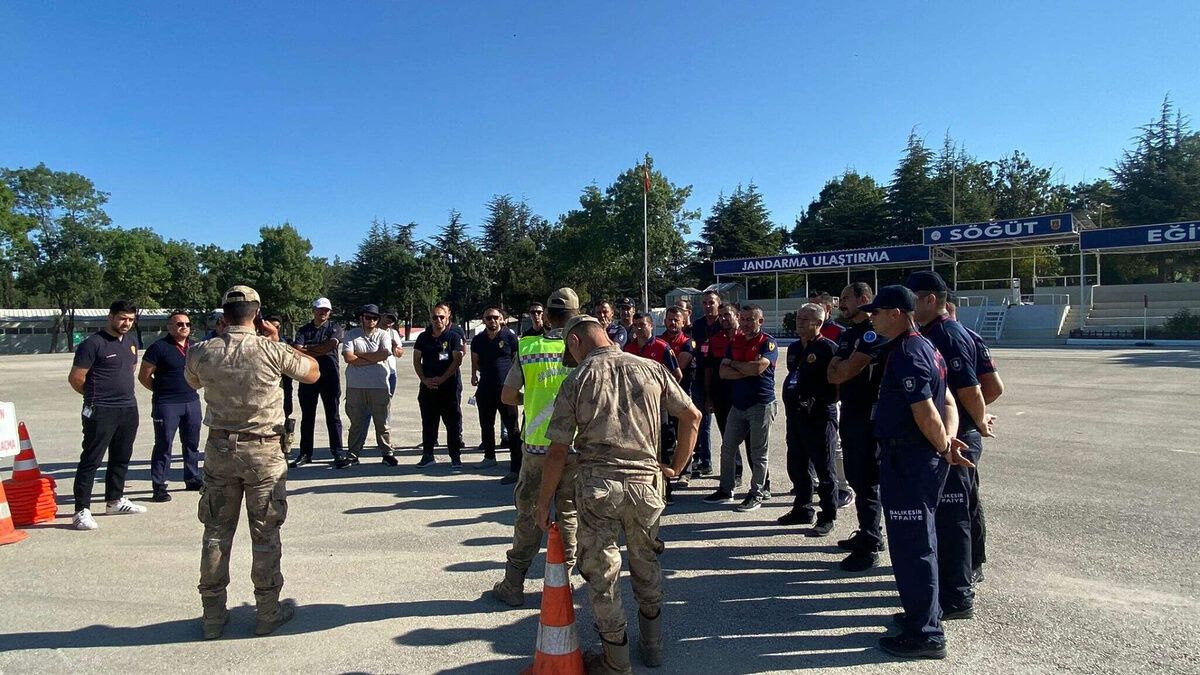 Bursada itfaiye personeline ileri surus egitimi - Marmara Bölge: Balıkesir Son Dakika Haberleri ile Hava Durumu