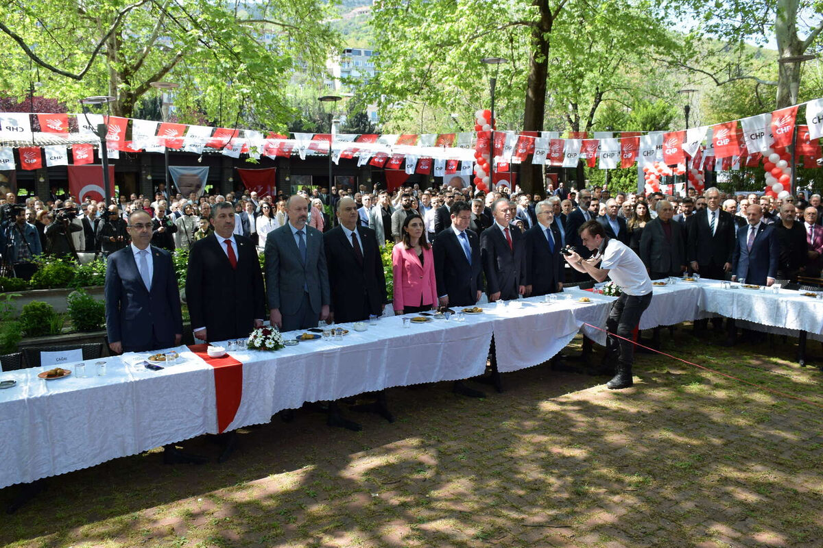 CHP Bursada bayramlasma coskusu - Marmara Bölge: Balıkesir Son Dakika Haberleri ile Hava Durumu