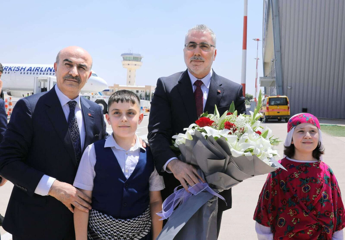 Calisma Bakani Vedat lsikhan Mardinde - Marmara Bölge: Balıkesir Son Dakika Haberleri ile Hava Durumu