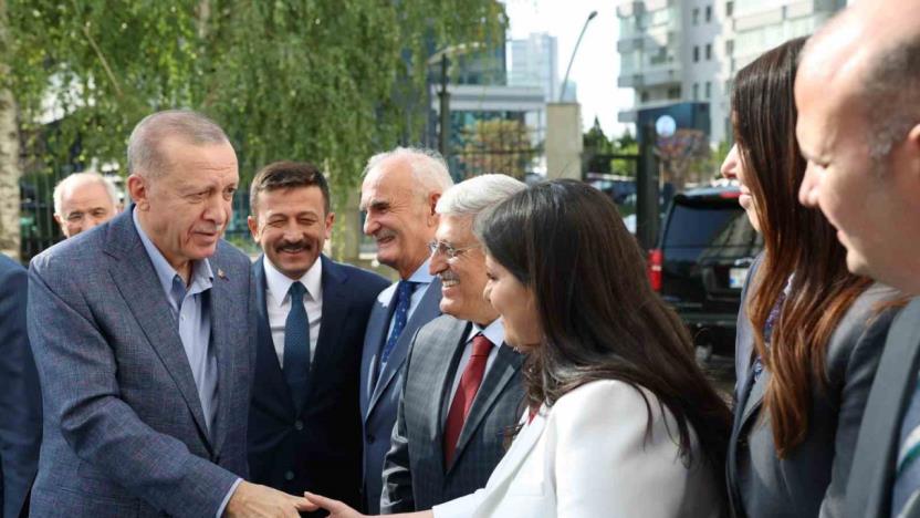 Cumhurbaşkanı Erdoğan, AK Parti Genel Merkezi’ne geldi