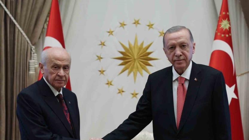 Cumhurbaşkanı Erdoğan, MHP Genel Başkanı Devlet Bahçeli’yi Beştepe’de kabul etti.