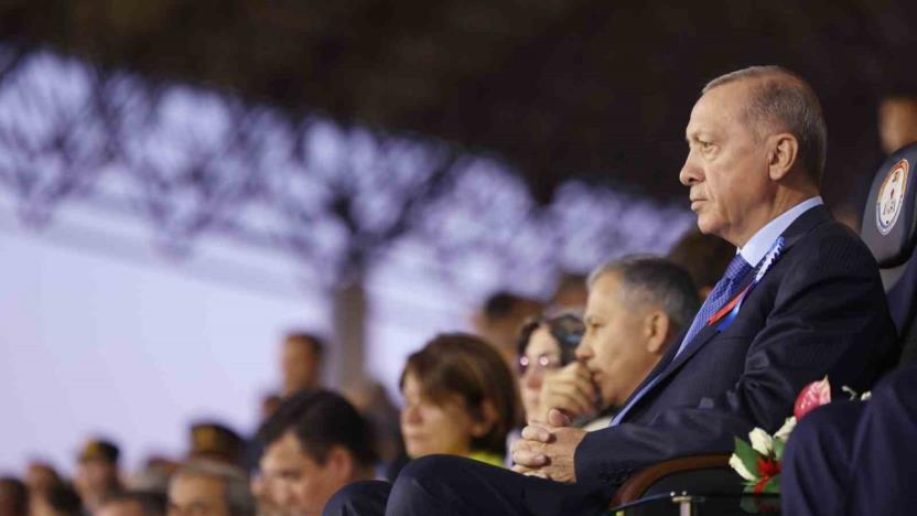 Cumhurbaşkanı Erdoğan: “Teröristler Türk adaletine teslim olacaklar ya da devletimizin demir yumruğuyla yüzleşeceklerdir.”