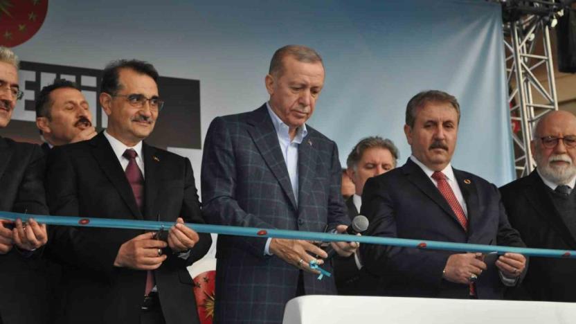 Cumhurbaşkanı Erdoğan, yerli ve milli elektrikli lokomotifin isminin ’Eskişehir 5000’ olacağını açıkladı