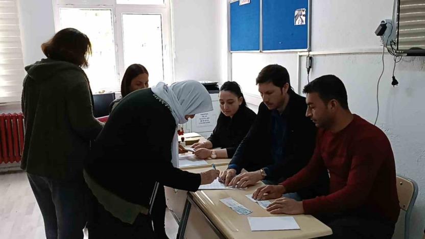 Denizli’de oylar ikinci kez sandıkla buluşmaya başladı