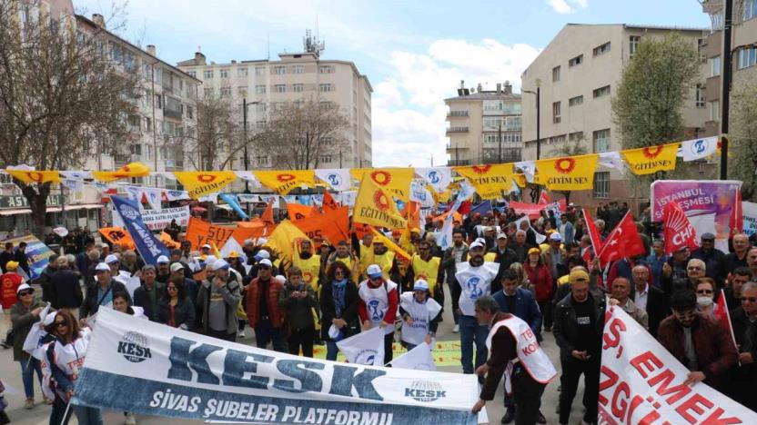 Deprem felaketinden dolayı davulsuz zurnasız 1 Mayıs kutlandı