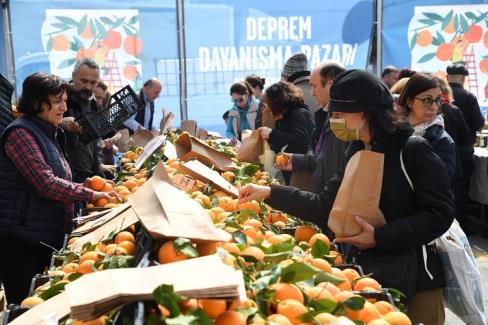 Depremzede çiftçilerin ürünleri Kadıköy