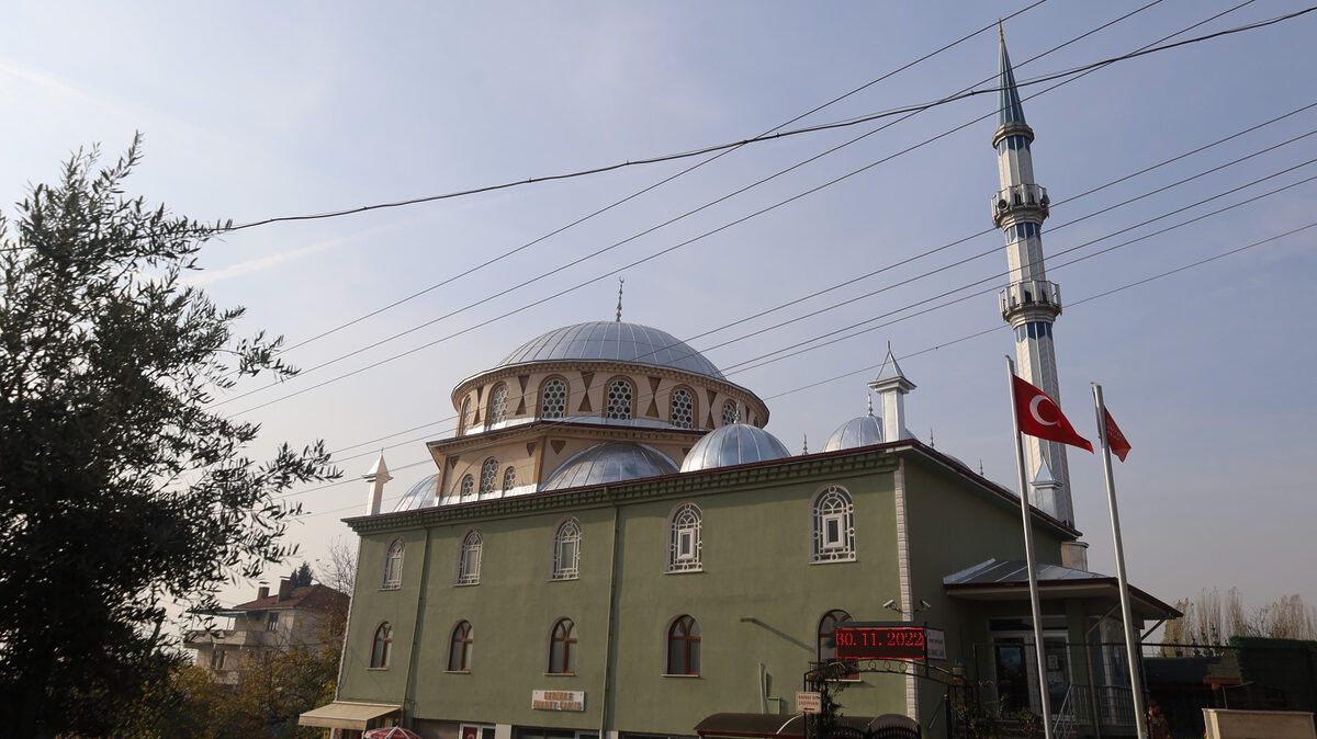 Derince İmaret Camii’ne estetik görünüm