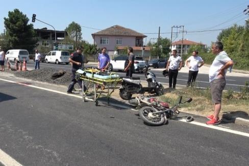 Düzce’de yasak yerden geçti, otomobil çarptı!