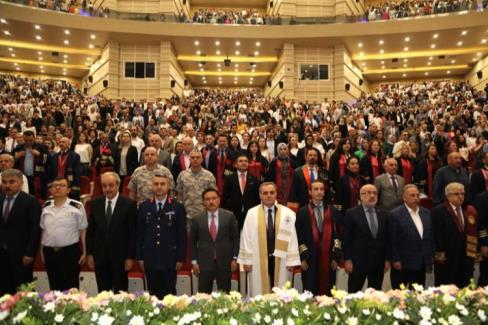 ERÜ Tıp Fakültesi 49’uncu dönem mezunlarını verdi