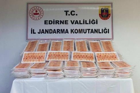 Edirne Jandarması'ndan çifte operasyon