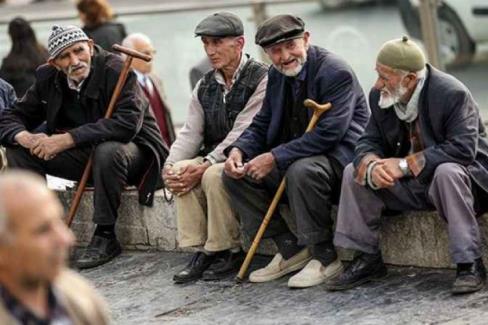 Emeklinin yüzde 25 zammı gündemden düşmüyor!