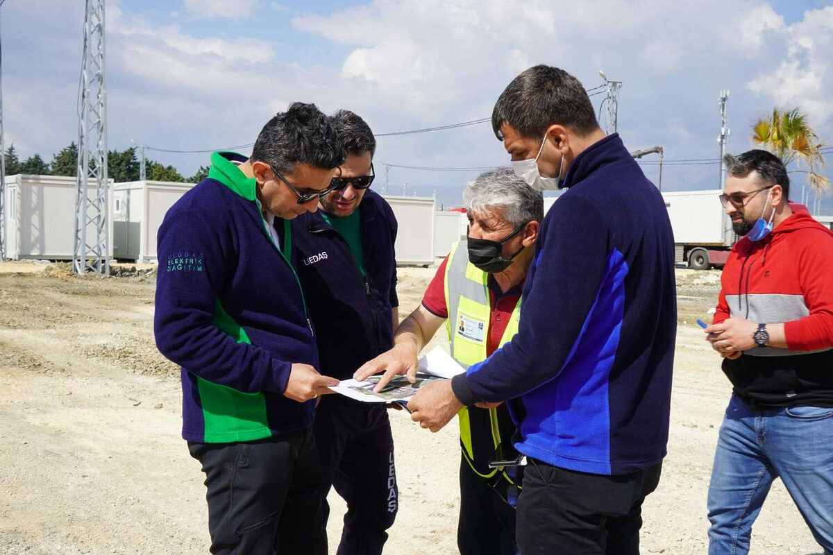 Enerjinin kahramanlari UEDAS afet bolgesinden elini cekmiyor - Marmara Bölge: Balıkesir Son Dakika Haberleri ile Hava Durumu