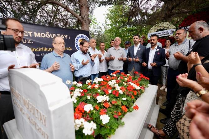 Eski Bakan Mehmet Moğultay kabri başında anıldı