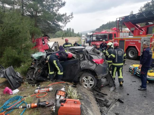 FECI KAZADA BIR AILE YOK OLDU - Marmara Bölge: Balıkesir Son Dakika Haberleri ile Hava Durumu