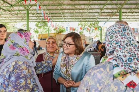 Fatma Şahin’den kurban kesim alanlarına ziyaret