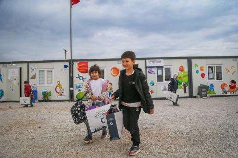 Gaziantep Belediyesi’nden depremzedelere kırtasiye desteği