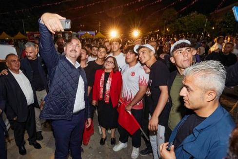 Gaziantep’te fener alaylı coşku