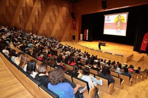 Gençlik Buluşmaları’nda Gri Koç rüzgarı