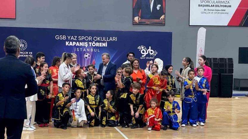 Gençlik ve Spor Bakanı Dr. Osman Aşkın Bak Yaz Spor Okulları kapanış törenine katıldı