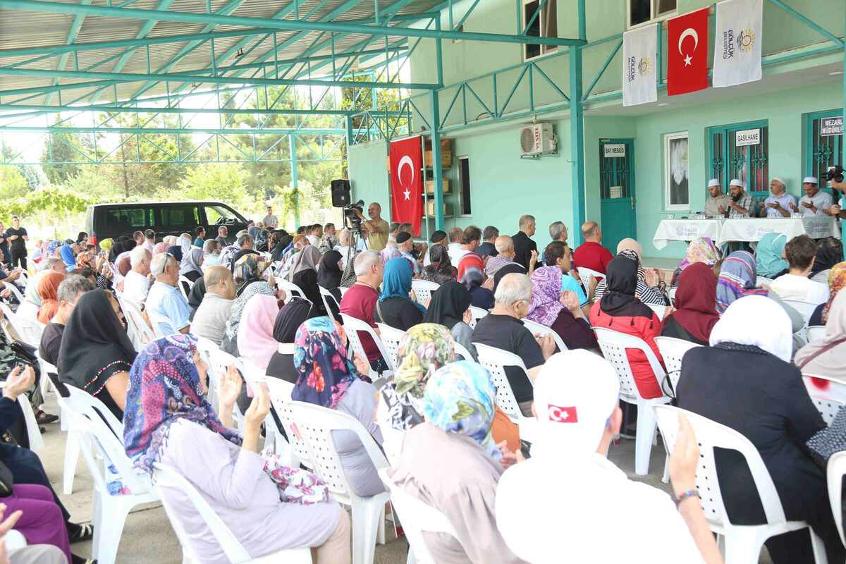 Golcukte deprem sehitleri dualarla anildi - Marmara Bölge: Balıkesir Son Dakika Haberleri ile Hava Durumu