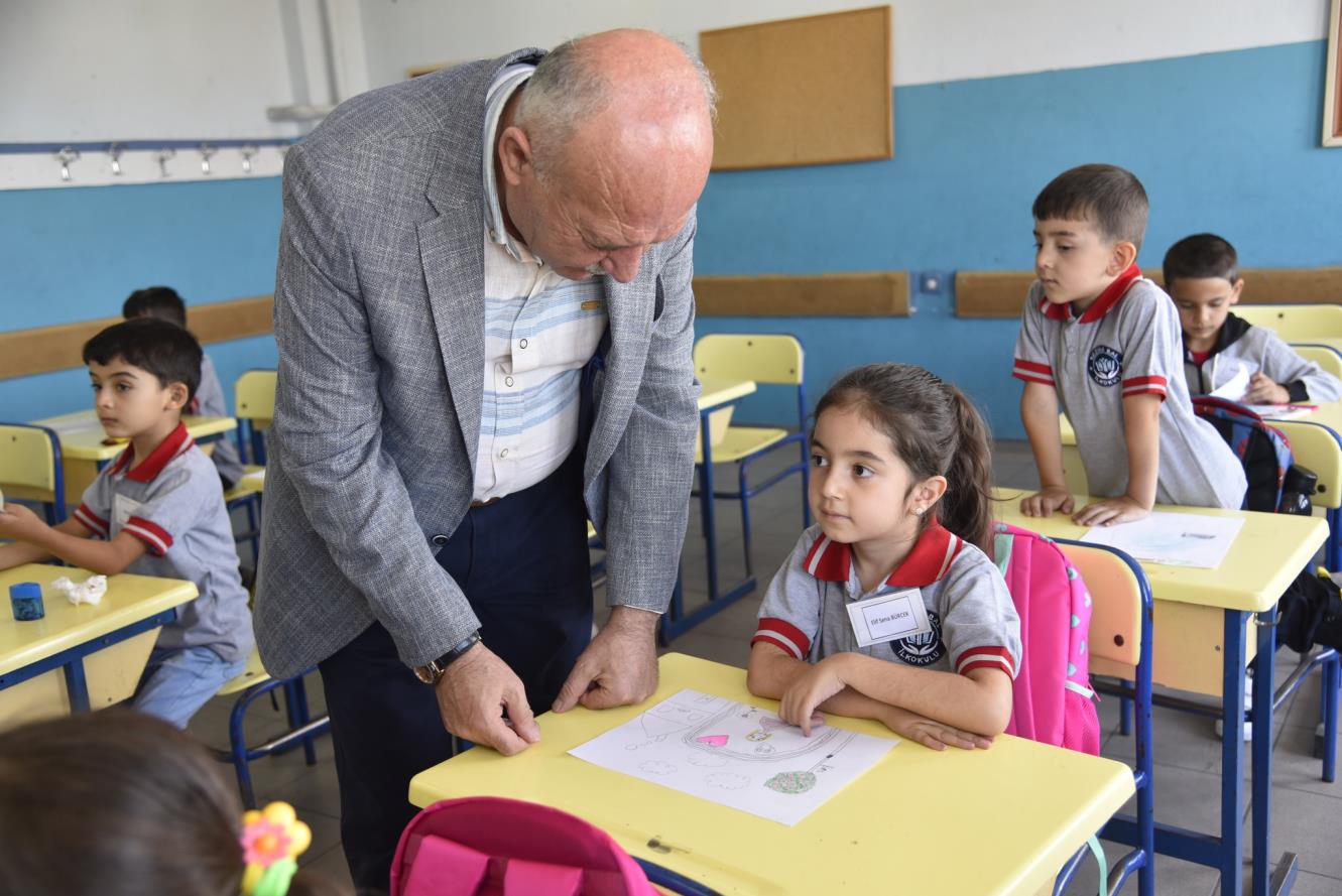 HEDIYELER MINIKLERI SEVINDIRDI - Marmara Bölge: Balıkesir Son Dakika Haberleri ile Hava Durumu