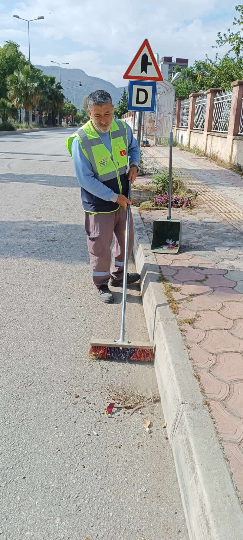 Hatay asrin felaketinde temizlik hizmetini surduruyor - Marmara Bölge: Balıkesir Son Dakika Haberleri ile Hava Durumu