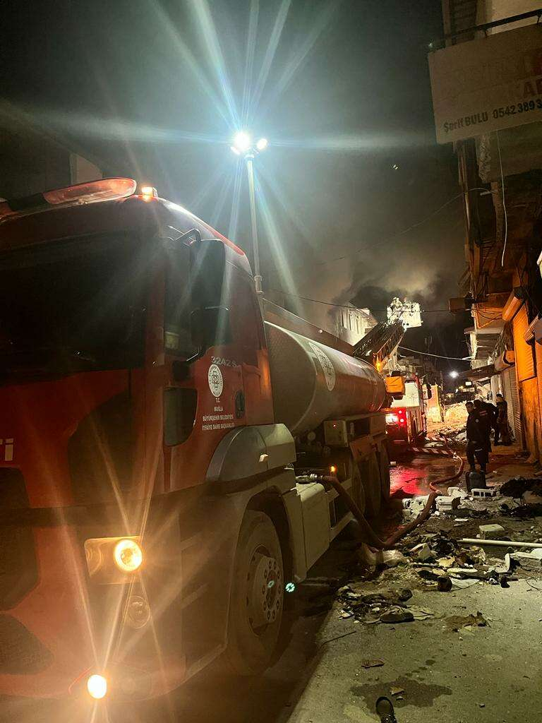 Hataydaki yangini sonduren 3 ilin ekibi birlikte sahur yaptilar - Marmara Bölge: Balıkesir Son Dakika Haberleri ile Hava Durumu