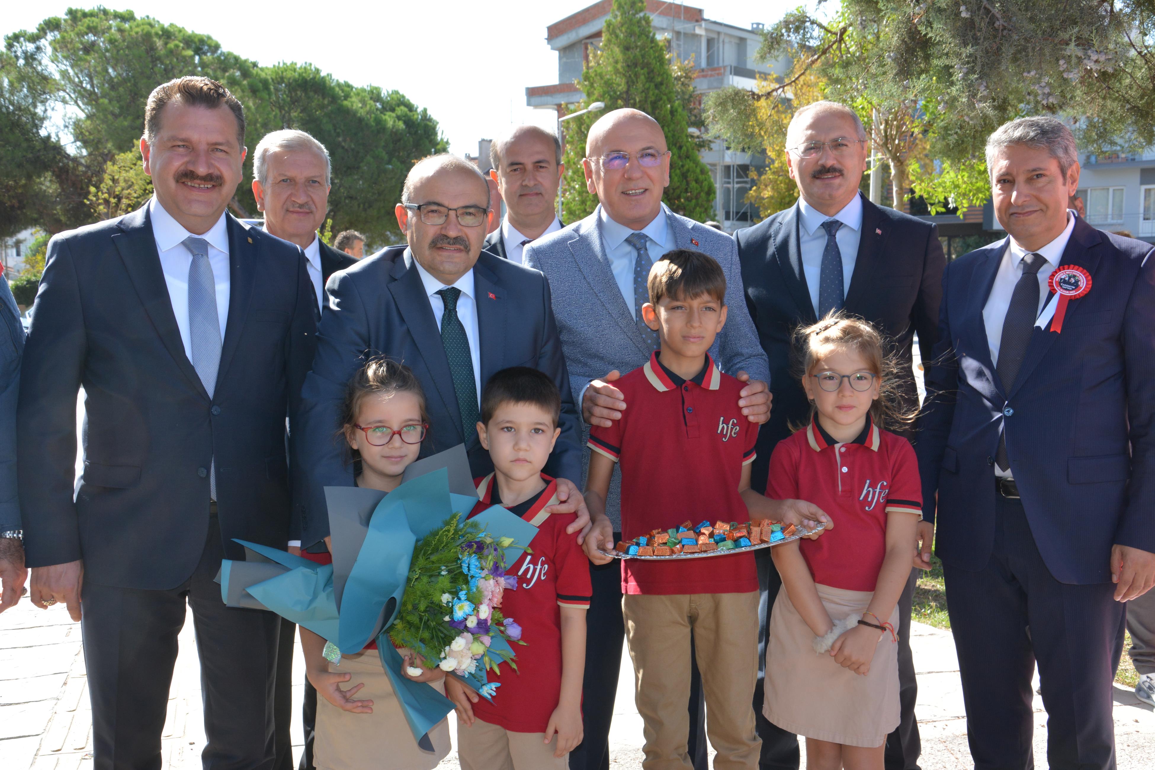 ILK DERS ZILI VALI AMCADAN - Marmara Bölge: Balıkesir Son Dakika Haberleri ile Hava Durumu