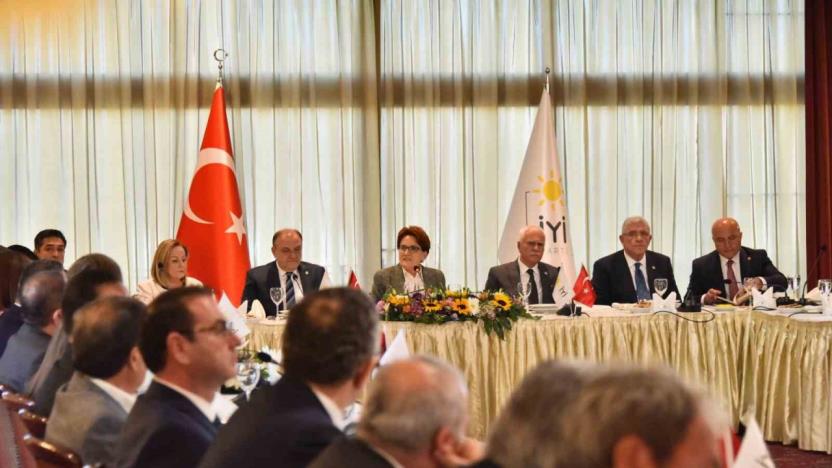 İYİ Parti Genel Başkanı Akşener, Ankara’da milletvekilleriyle bir araya geldi