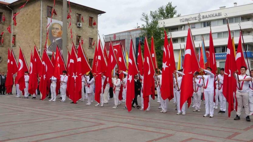 Isparta’da 19 Mayıs Atatürk’ü