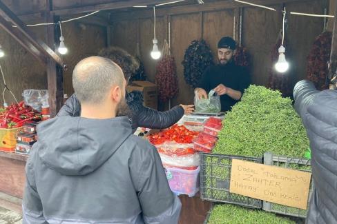 İstanbul’da depremzedeler için dayanışma pazarı