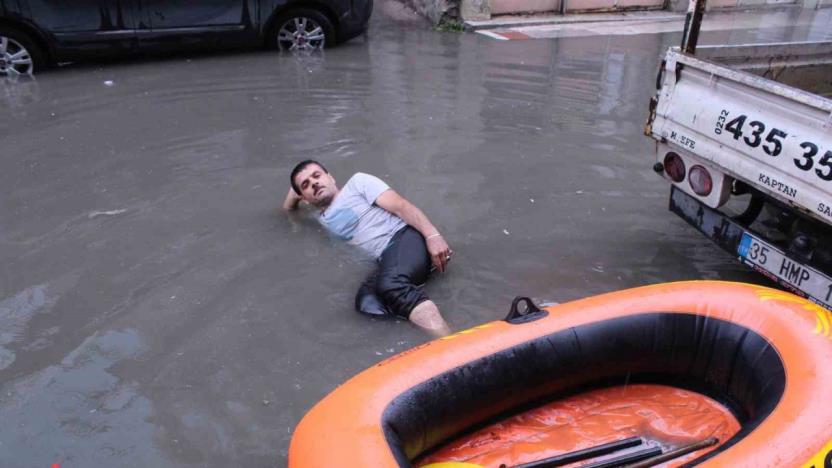 İzmir’deki su baskınlarında aynı manzaraların yaşanması siyasetin de gündeminde