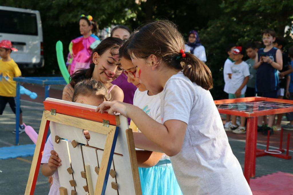 Izmit Akpinarda cocuklar doyasiya eglendi - Marmara Bölge: Balıkesir Son Dakika Haberleri ile Hava Durumu