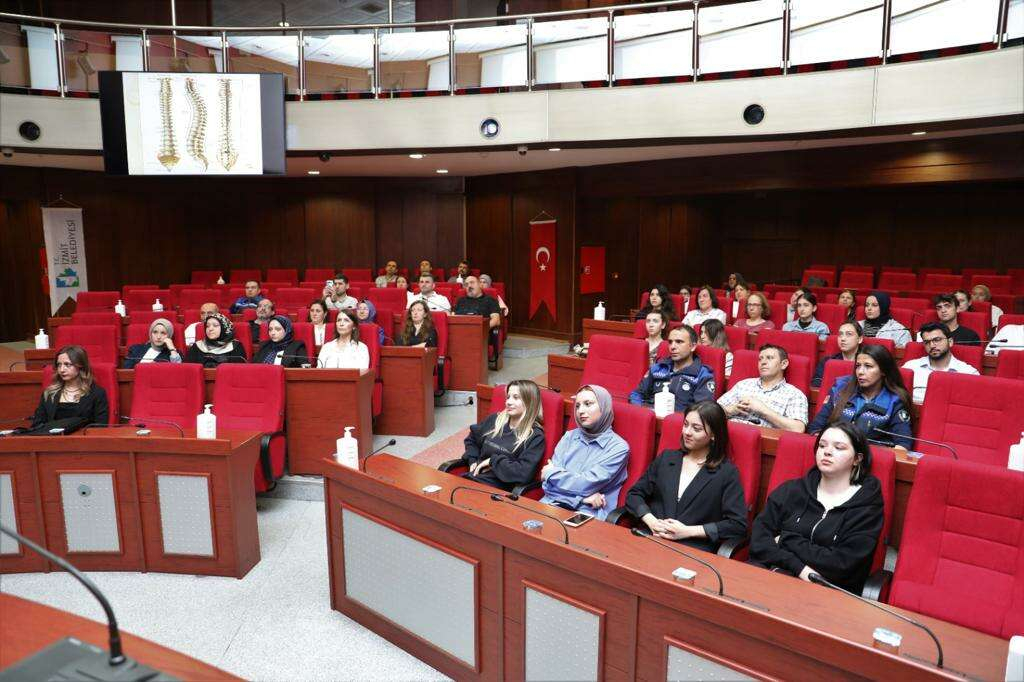 Izmit Belediyesi personeline ergonomi egitimi - Marmara Bölge: Balıkesir Son Dakika Haberleri ile Hava Durumu