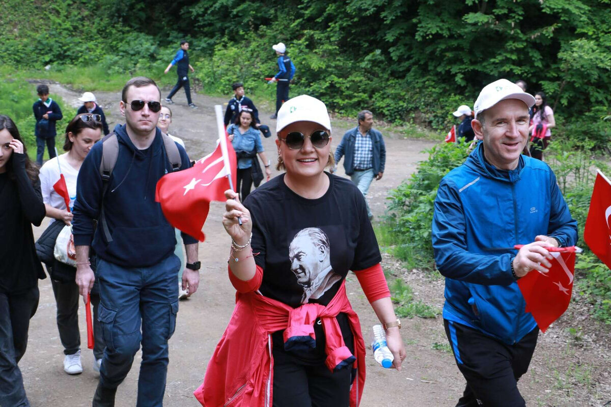 Izmitlilerden hem genclik hem doga yuruyusu - Marmara Bölge: Balıkesir Son Dakika Haberleri ile Hava Durumu