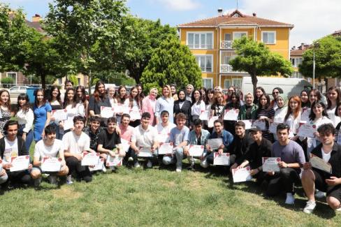 İzmit’te akademi mezunları üniversiteli oldu